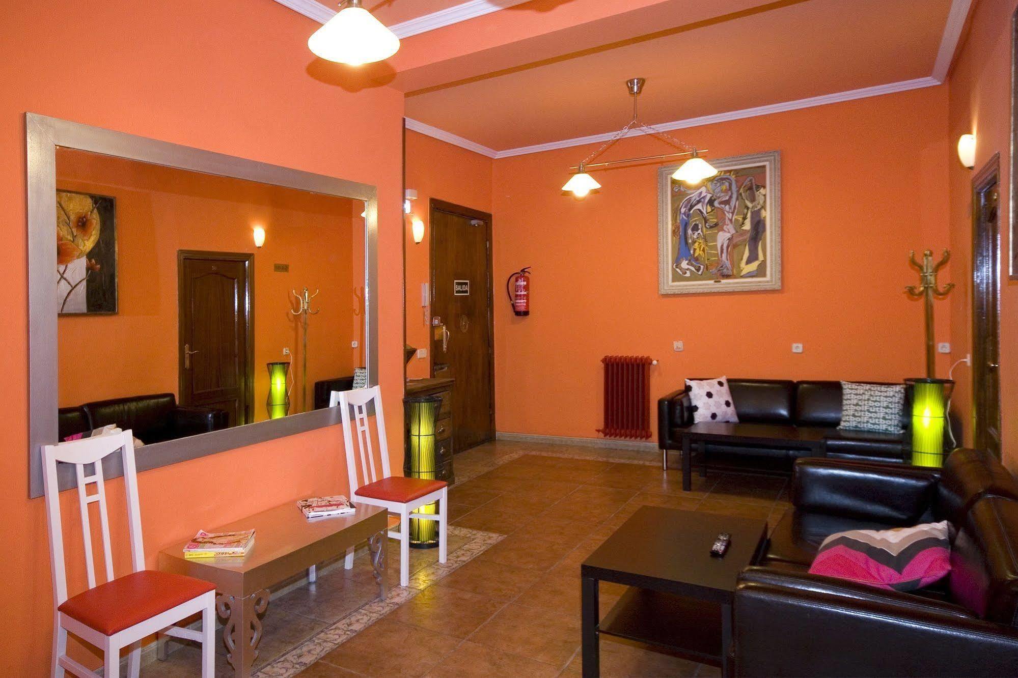 Hostal Rico มาดริด ภายนอก รูปภาพ