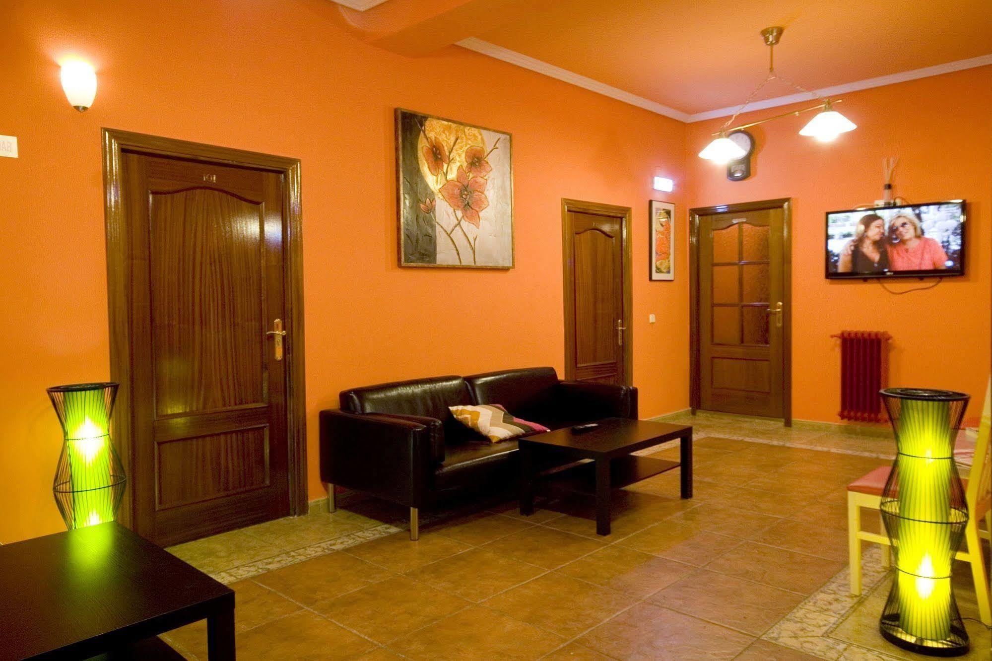 Hostal Rico มาดริด ภายนอก รูปภาพ